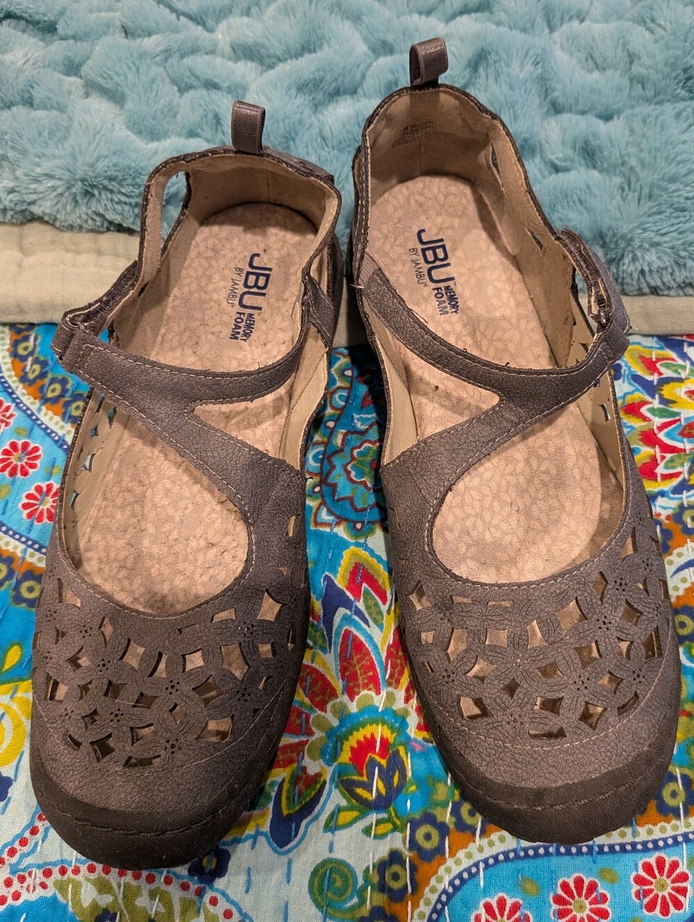 Jambu Women's Gray Cutout Mary Jane Memory Foam Sandals - 10